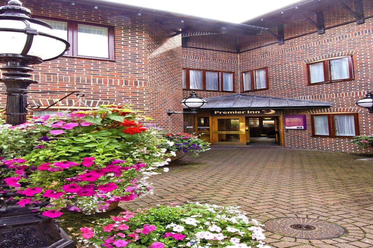 Premier Inn Тонбридж Экстерьер фото