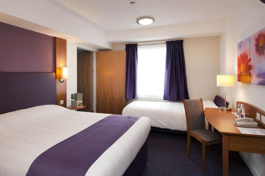 Premier Inn Тонбридж Номер фото