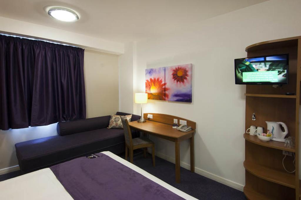 Premier Inn Тонбридж Номер фото
