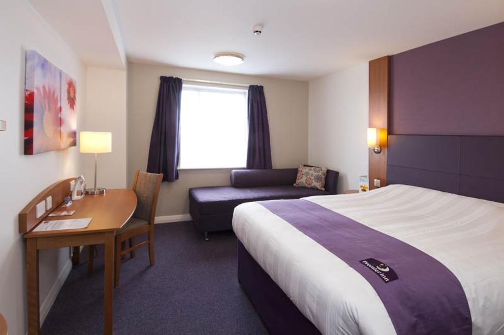 Premier Inn Тонбридж Номер фото