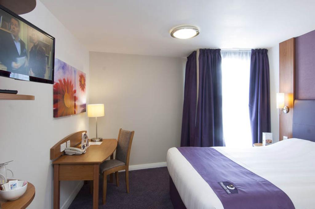 Premier Inn Тонбридж Номер фото