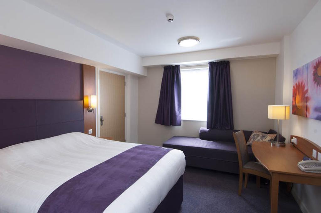 Premier Inn Тонбридж Номер фото