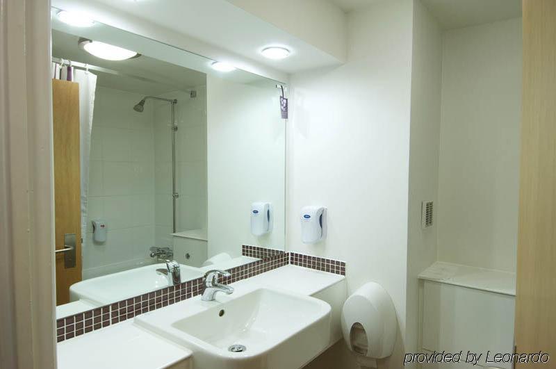 Premier Inn Тонбридж Экстерьер фото