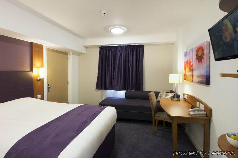Premier Inn Тонбридж Экстерьер фото
