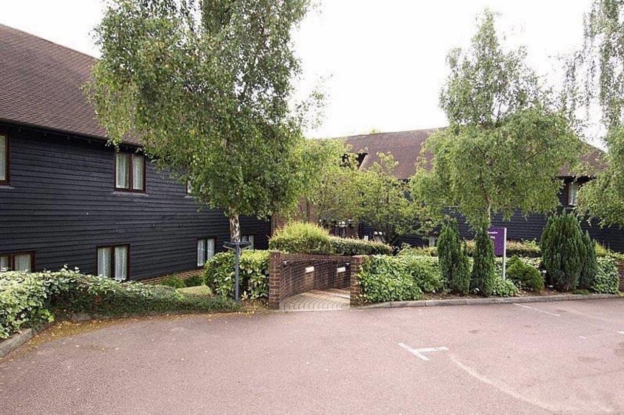 Premier Inn Тонбридж Экстерьер фото